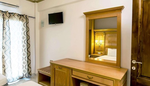 Junior Room