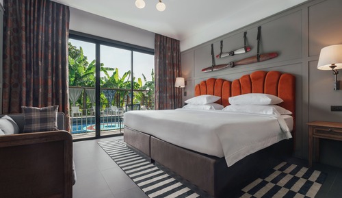 Deluxe Room, Pool Access