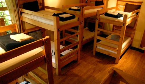 Shared Dormitory, 1 Double Bed (Dortoir 12 lits - 12 beds Dormitory)