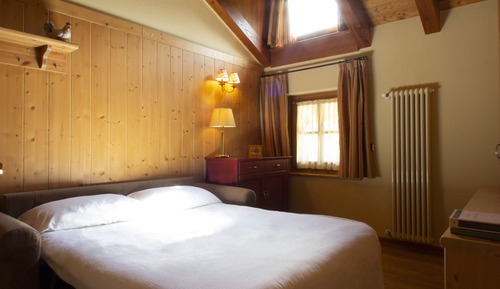 Basic Studio, 1 Bedroom, Kitchenette, Mountain View