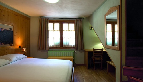 Romantic Chalet, Kitchenette, Mountain View