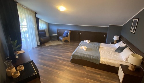Deluxe Studio Suite
