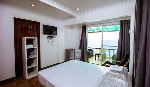 Classic Studio, Kitchenette, Beach View