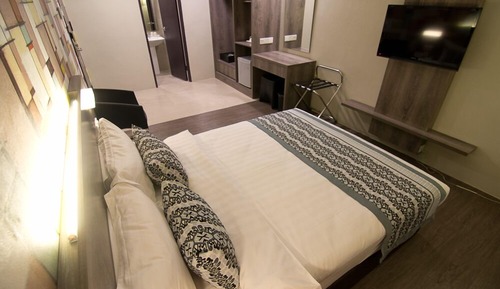 Superior Room, 1 Queen Bed, No Windows