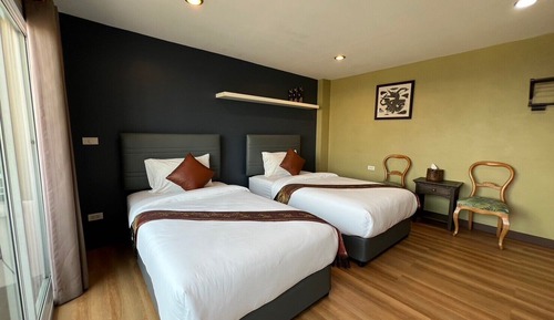 Standard Twin Room