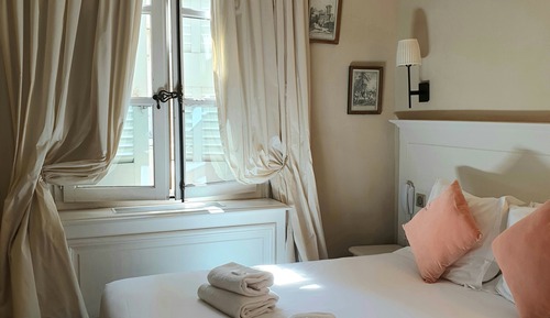 Classic Double Room, 1 Queen Bed, Air conditioning, City View
