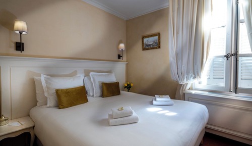 Classic Double Room, 1 Queen Bed, Air conditioning, City View