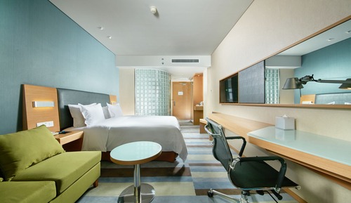Standard Room, 1 King Bed