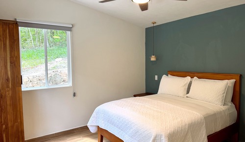 Classic Cabin, 2 Bedrooms, Garden View