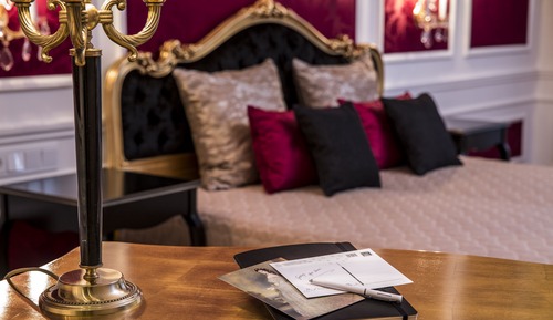 Grand Suite, 2 Bedrooms, Kitchen, Garden Area