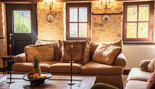 Traditional House, 5 Bedrooms