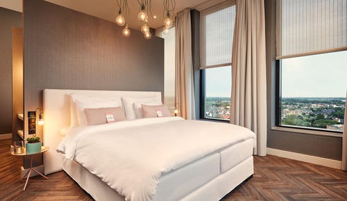 Luxury Suite, 1 Bedroom, Hot Tub, City View