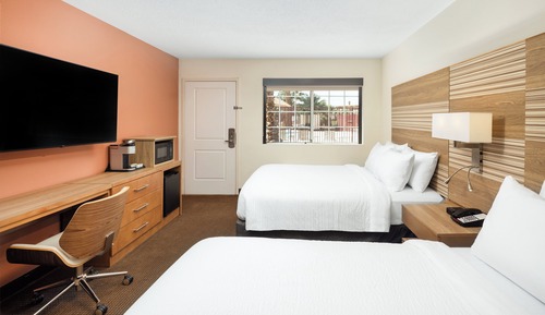 Standard Room, 2 Queen Beds, Accessible (Courtyard Access)
