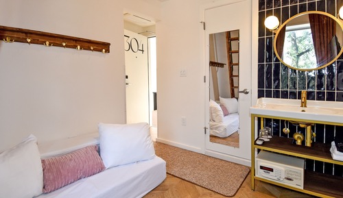 Two Level Queen Room Top Floor (Ladder Required), Non-Smoking
