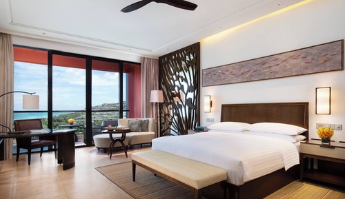 Deluxe Room, 1 King Bed, Garden View
