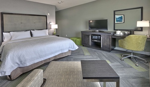 Studio, 1 King Bed, Accessible, Non Smoking (Bathtub)