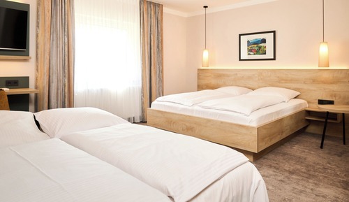 Deluxe Quadruple Room