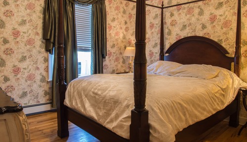 Suite, 1 Queen Bed, Jetted Tub
