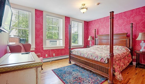 Suite, 1 King Bed, Jetted Tub