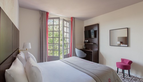 Suite, 1 King Bed, Non Smoking (Dining Table;with Sofabed)