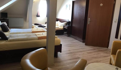 Family Room (4 beds)