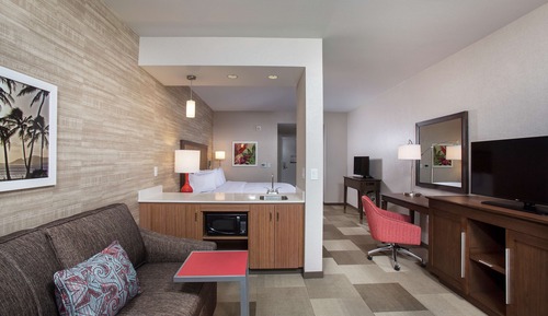 Studio, 1 King Bed, Non Smoking, Refrigerator & Microwave (Wet Bar)