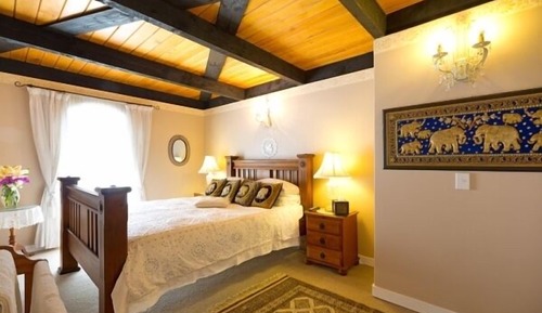 Deluxe Double Room, 1 Queen Bed, Shared Bathroom