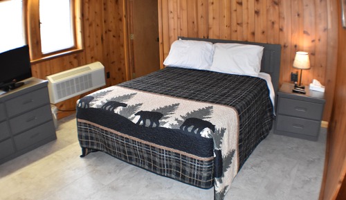 Cedar Lodge Room