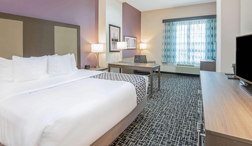 Room, 1 King Bed, Accessible, Non Smoking (Mobility Access, Bathtub w/ Grab Bar)