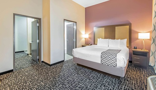 Suite, 1 King Bed, Non Smoking