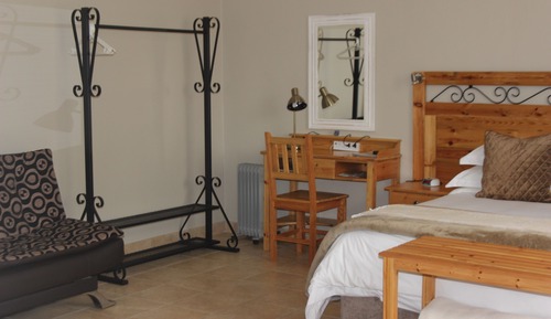 Comfort Room, 1 Bedroom (King or Twin Room (Shower Only))