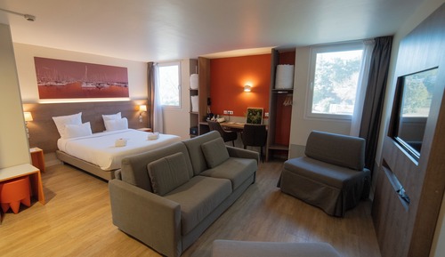 Junior Suite, 1 King Bed, Non Smoking, Pool View (with Single Sofabed;with Sofabed)
