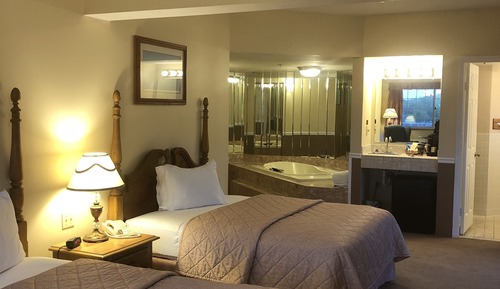 Luxury Suite, 2 Queen Beds, Jetted Tub