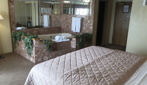 Luxury Room, 1 King Bed, Jetted Tub