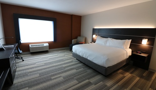 Standard Room, 1 King Bed