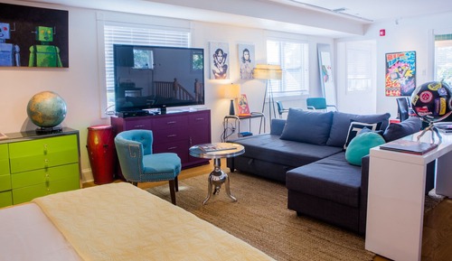Private Suite, 1 King Bed, Non Smoking (Private Suite - Adults Only)