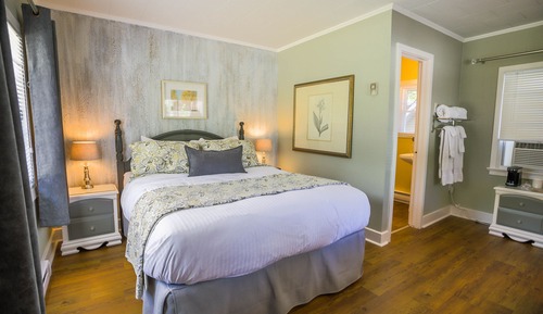 Garden Suite 4, Queen Bed
