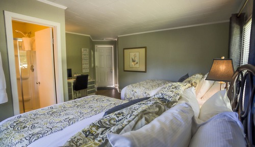 Garden Suite 2, Two Double Beds