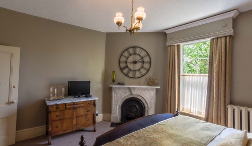 The Sir John Suite, King Bed with Jetted Tub