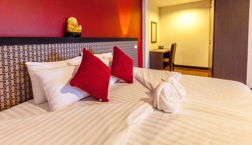 Lake View Suite