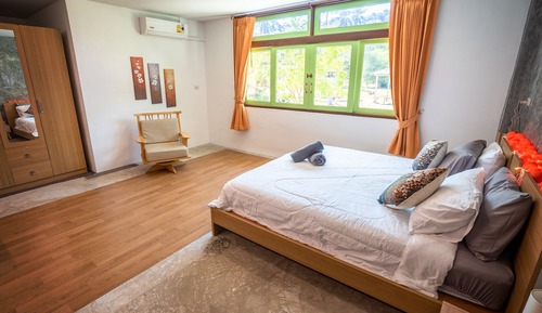 Deluxe Double Room, 1 King Bed, Mountain View