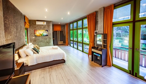 Superior Suite, 1 King Bed, Balcony, Mountain View