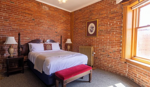 Deluxe Room, 1 Queen Bed, Accessible