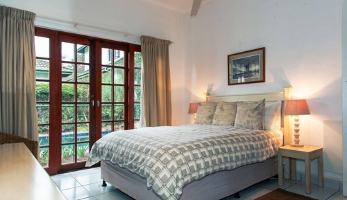 Luxury Room, 1 Bedroom (Queen Bed / Shower)