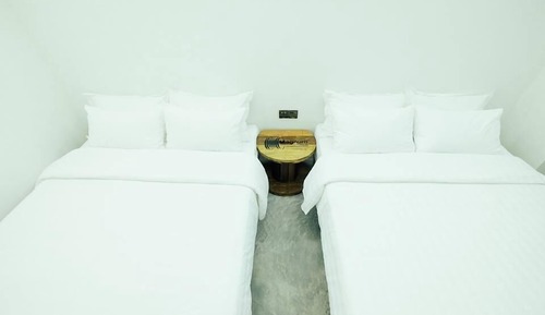  Family 4 Suite