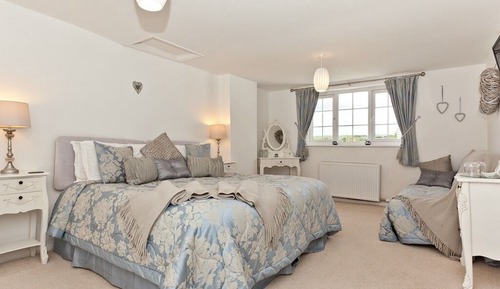 Superior Double or Twin Room, Ensuite (Porcelain)