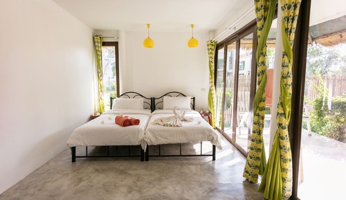Deluxe Bungalow, 1 King Bed, Patio, Garden Area