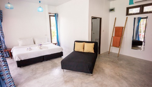 Deluxe Bungalow, 1 King Bed, Patio, Garden Area