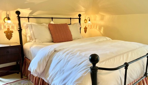 Standard Room, 1 Queen Bed, Non Smoking (Hibiscus)