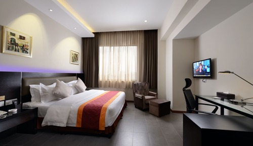 Deluxe Room, 1 King Bed